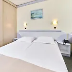 Plavi Plava Laguna 3* פורץ