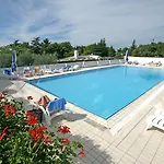 Plavi Plava Laguna פורץ