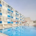 Plavi Plava Laguna פורץ