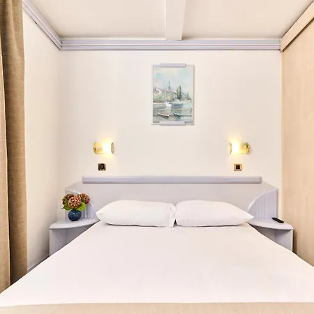 호텔 Plavi Plava Laguna 포레치