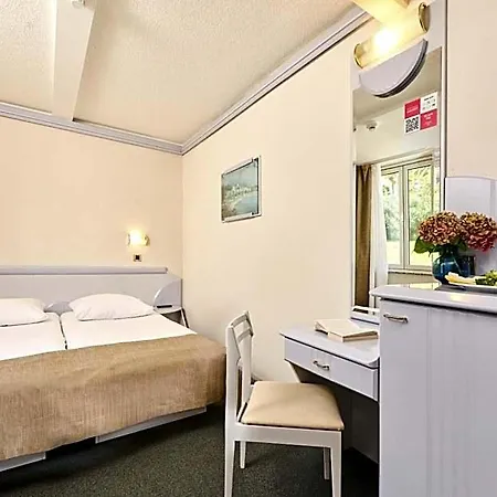 Hotel Plavi Plava Laguna 3*