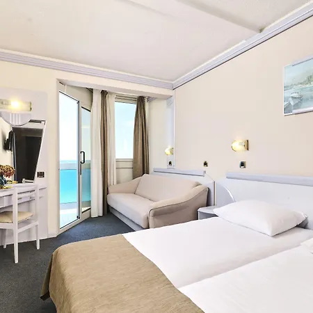 Ξενοδοχείο Plavi Plava Laguna 3*