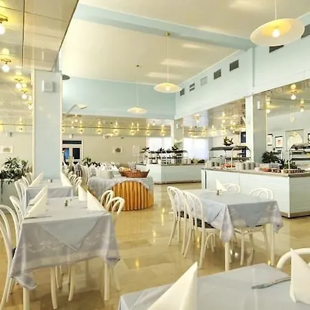Plavi Plava Laguna מלון